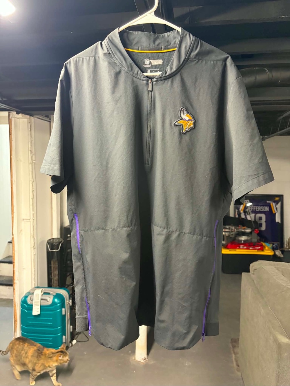 Nike Minnesota Vikings Team Issued Short Sleeve Pullover
